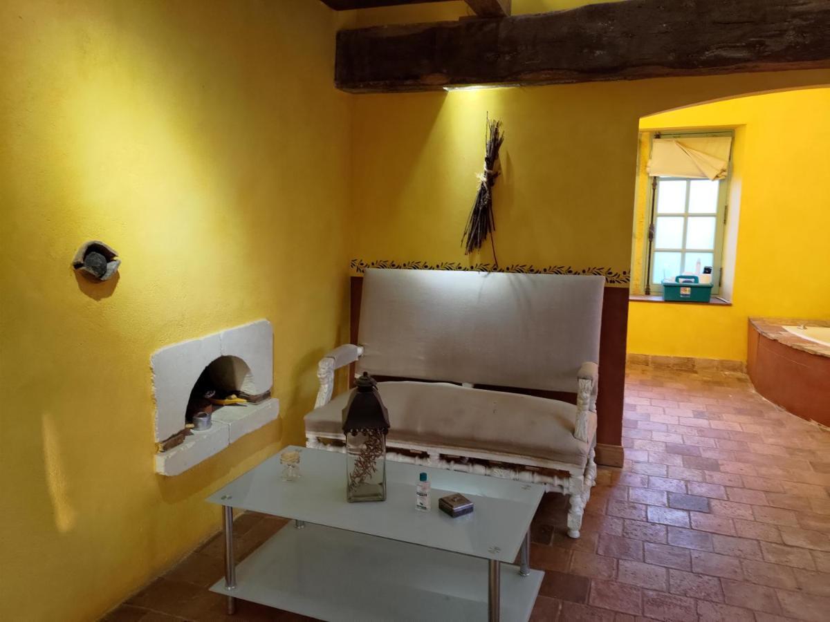 Bed and Breakfast Le Manoir De Gatines Tigne Екстер'єр фото