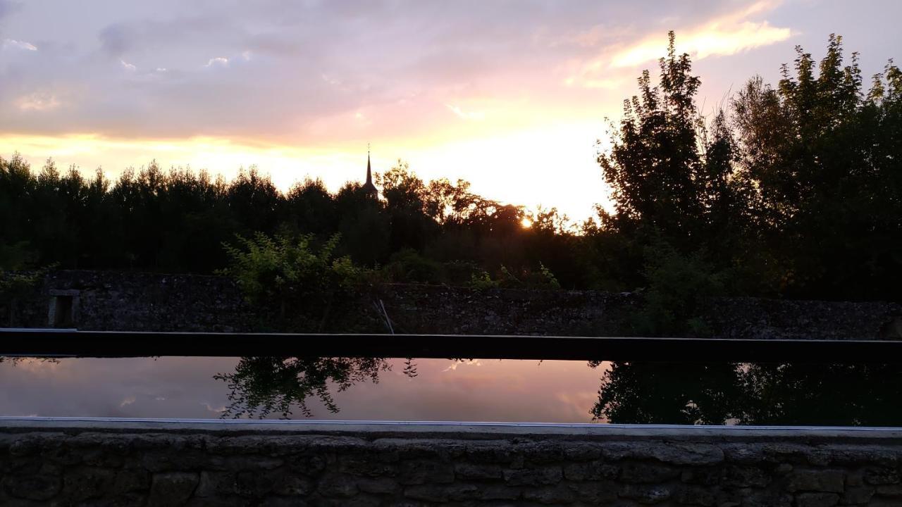 Bed and Breakfast Le Manoir De Gatines Tigne Екстер'єр фото