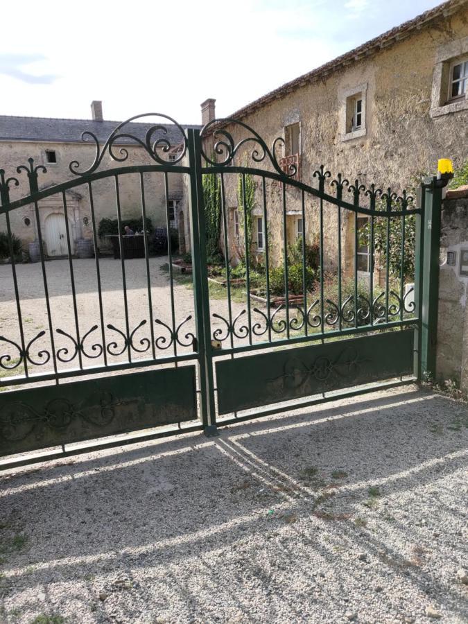 Bed and Breakfast Le Manoir De Gatines Tigne Екстер'єр фото